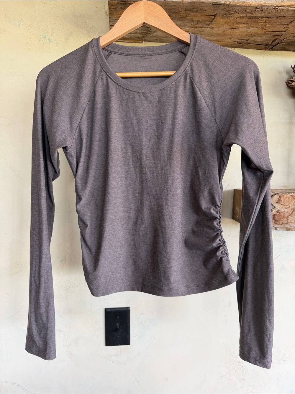 Beyond Yoga Featherweight Your Fit Long Sleeve Top Ruched Sides